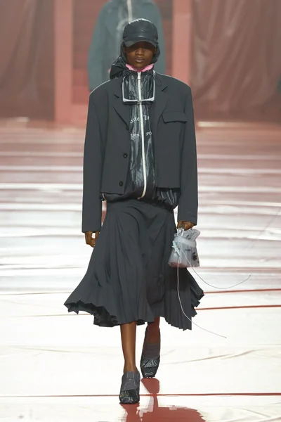 Look 25